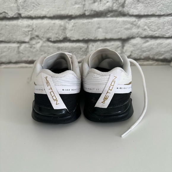 Nike React Metcon Turbo in White and Metallic Gold - 6.5 - Picture 2 of 6